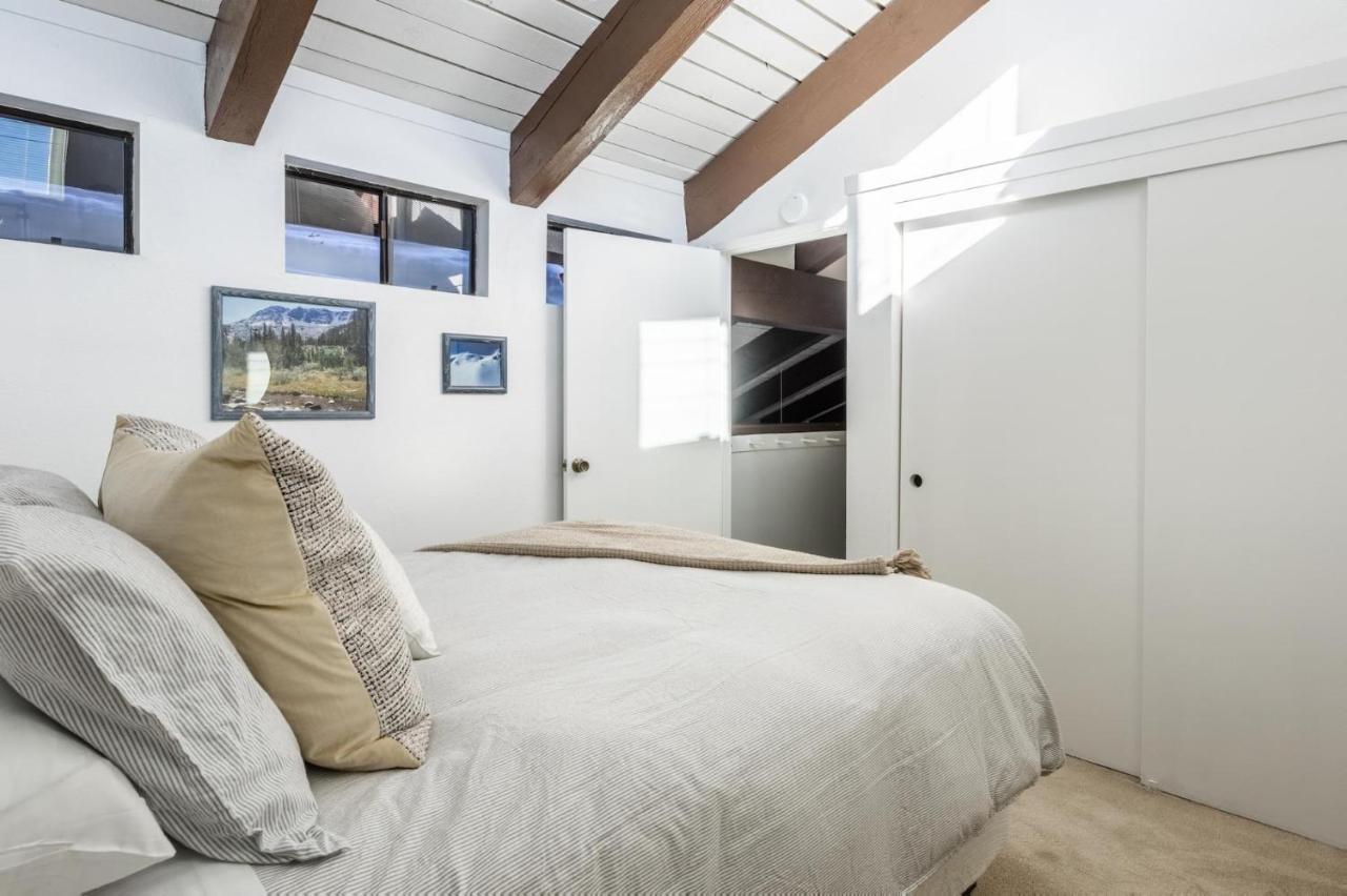 Mammoth And Racquet 71 Holiday home